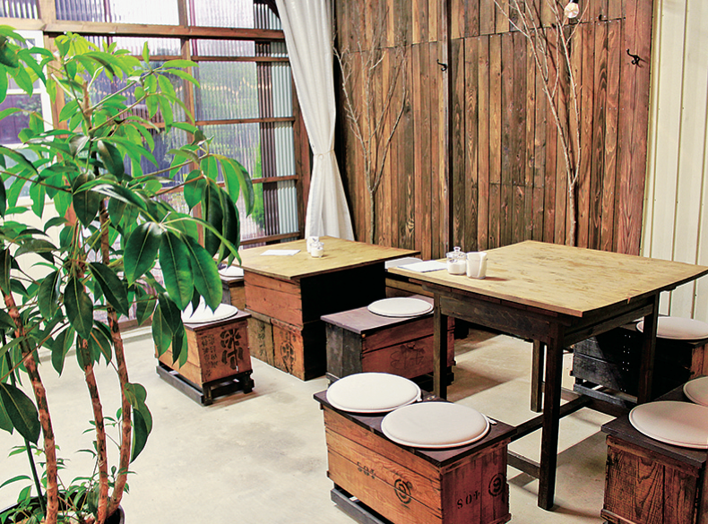 納屋カフェ 椿(つばき)