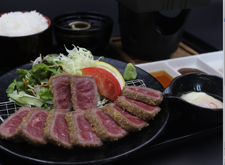 福島信夫山迎賓館 牛かつ 牛若丸／和食 くろ沢