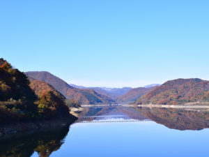 摺上川ダム「茂庭っ湖(モニワッコ)」の紅葉３