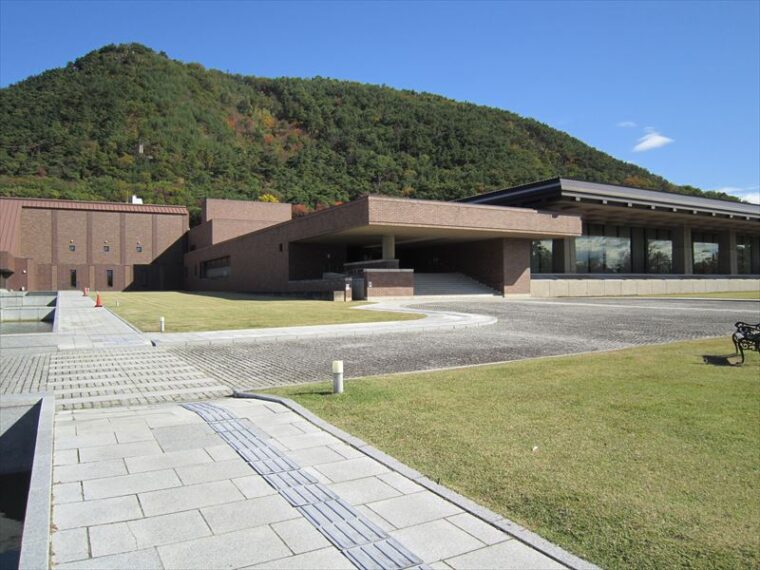 福島県立図書館