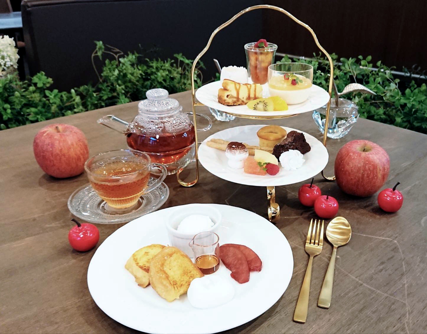 【アップルホリデイ食レポVol.6】5日間限定「Apple Holiday デザートスタンド」by カフェ・ドゥ・リアンテ