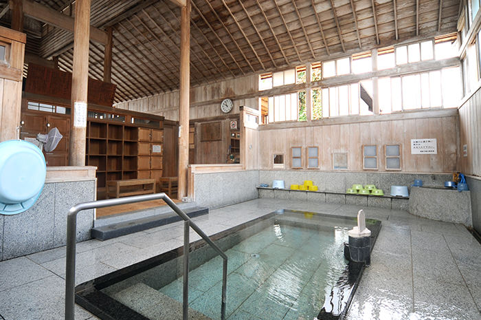 飯坂温泉共同浴場 鯖湖湯 浴室