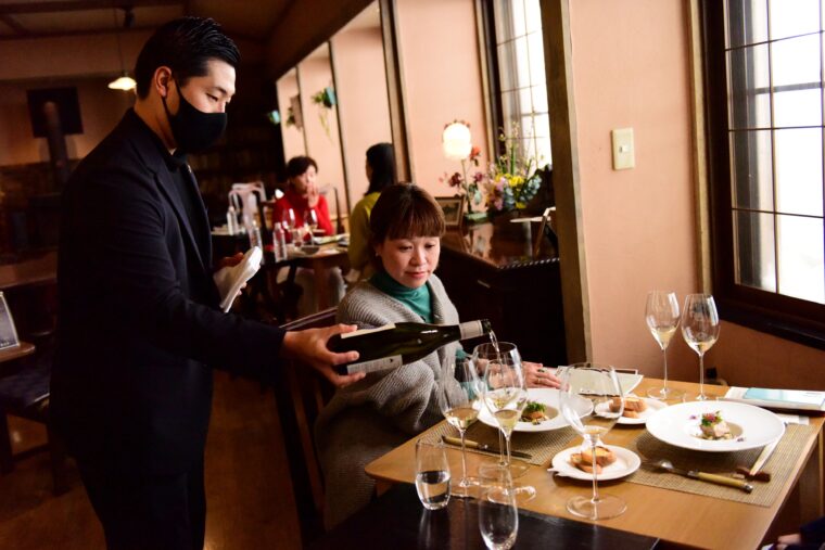 上質なローカルワイン体験「温泉×ワインの一日」が返礼品に登場...