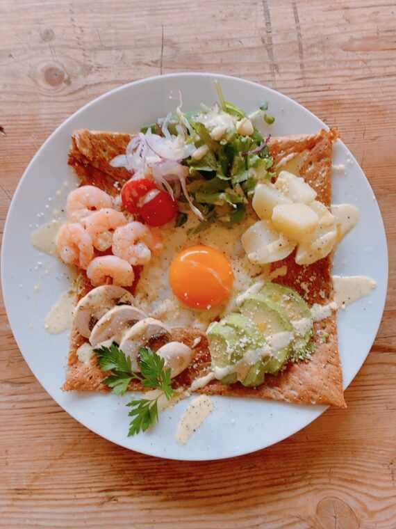 海老とアボカドのペイザンヌサラダ仕立て ¥1,000