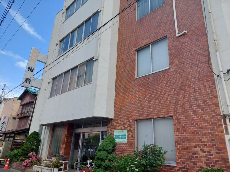 ホテル板倉(本館)外観