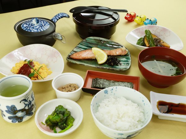 朝食の一例