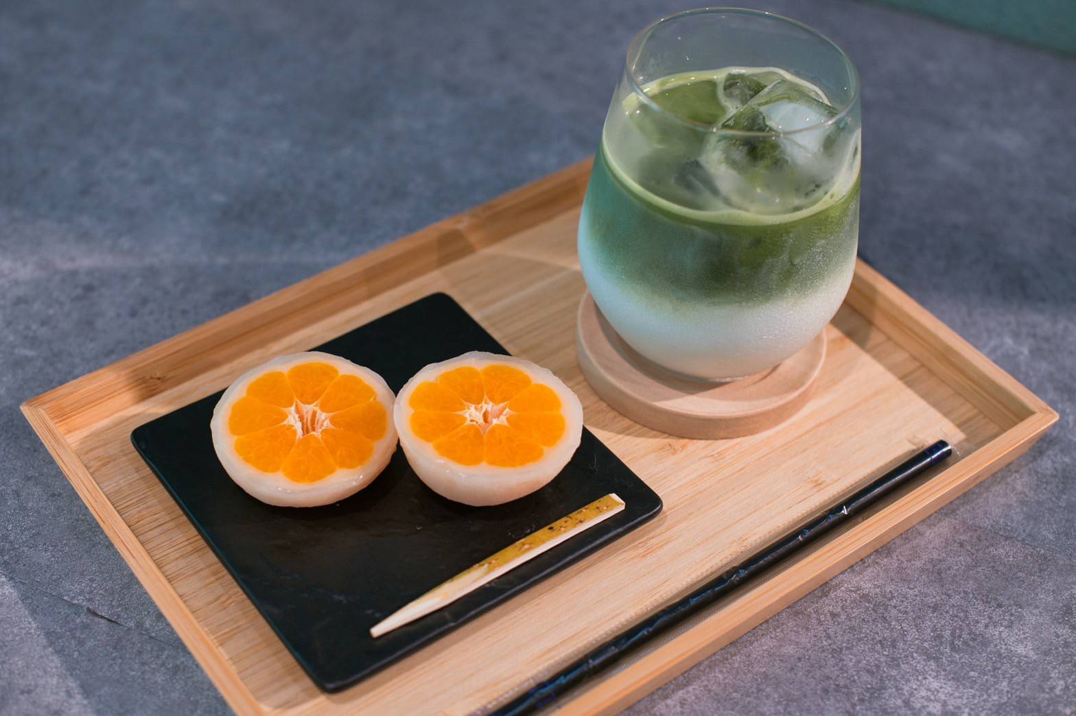 松北園の抹茶ラテと丸ごとみかん大福セット(1,240円)