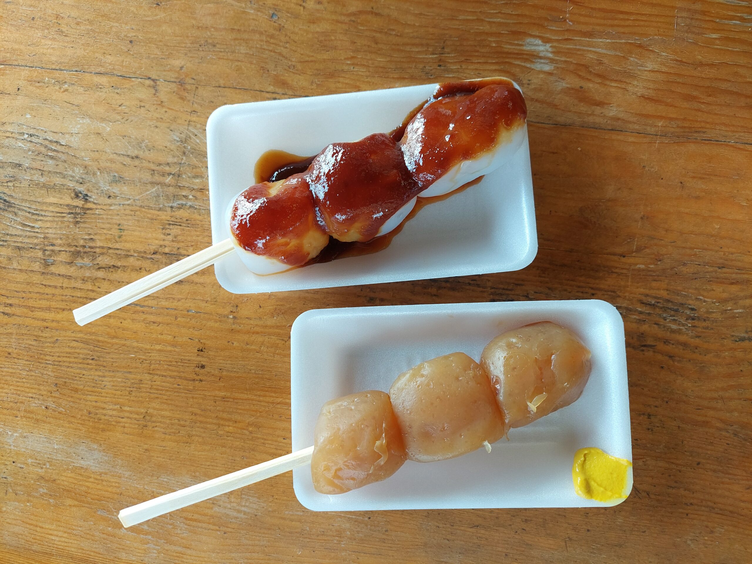 ちぎりこんにゃく（味噌・醤油　各200円）