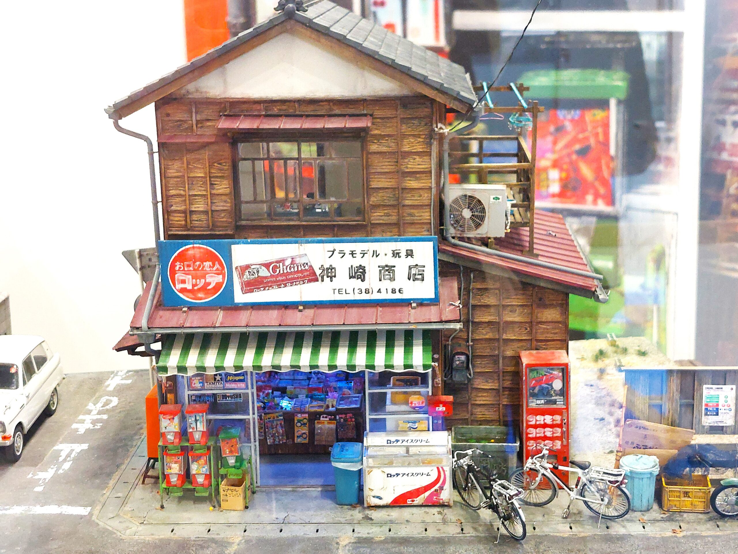 ジオラマ作品「懐かしの駄菓子屋」