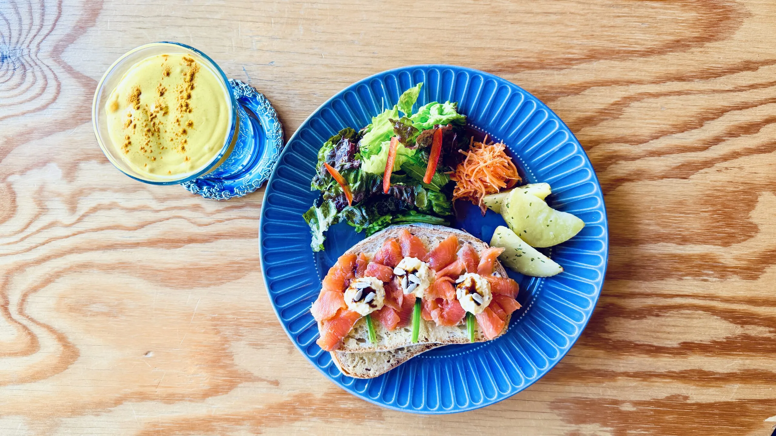 【ゴッホ飯 vol.1】Jun’s Cafe｜熱い想いが咲かせた「ひまわりサンド」と「星空ドリンク」