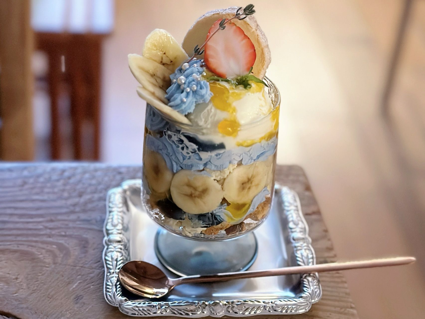 ゴッホ飯　夜のカフェテラスパフェ