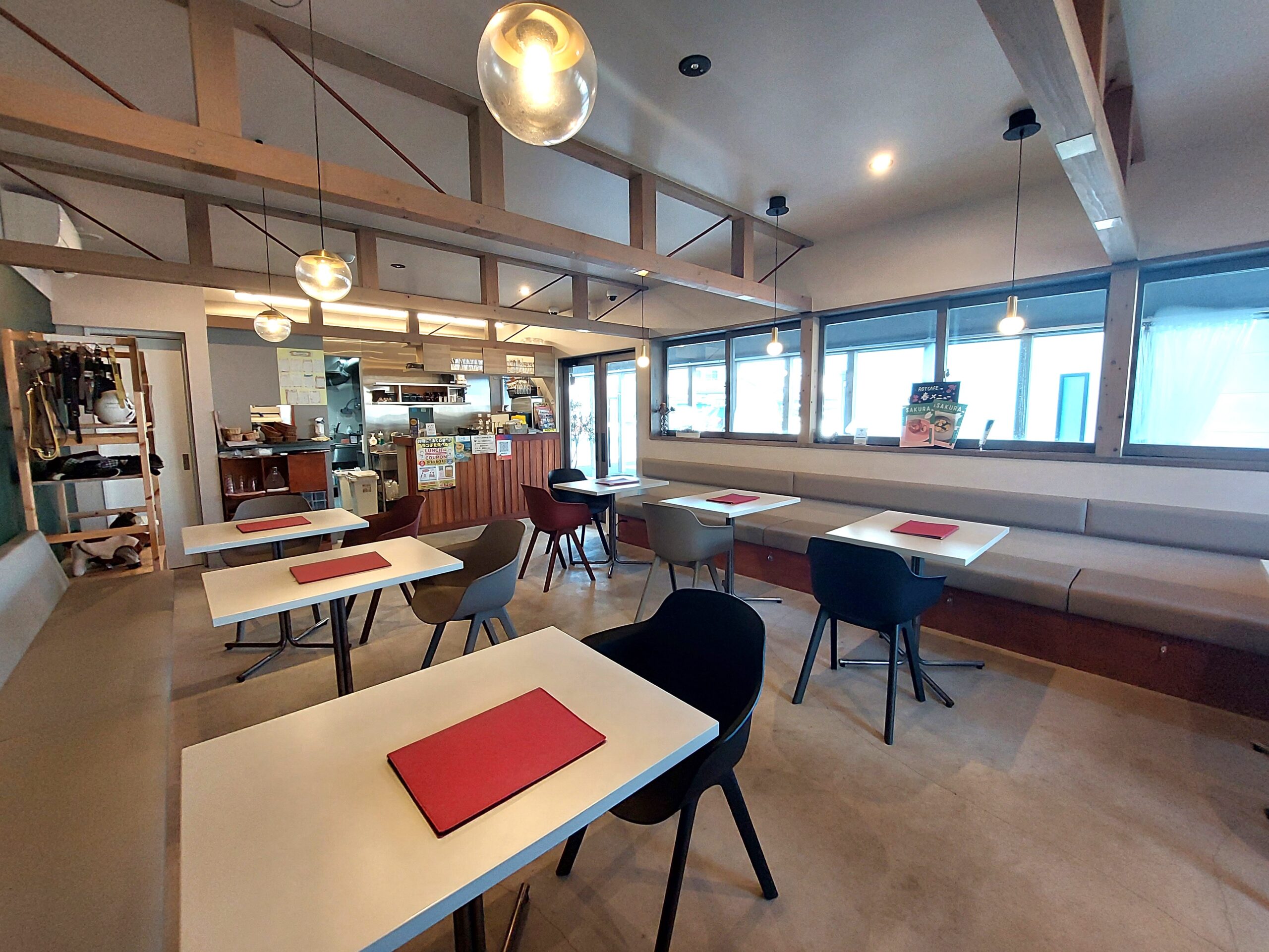 ROYCAFE店内